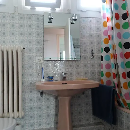 Maison Avec Jardin, Au Centre De Nancy, à 2 Pas De La Fac De Lettres * Nancy