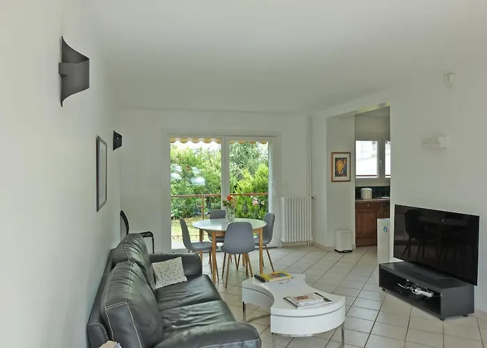 Maison Avec Jardin Au Centre De Avec Borne De Recharge Voiture Electrique Vila *